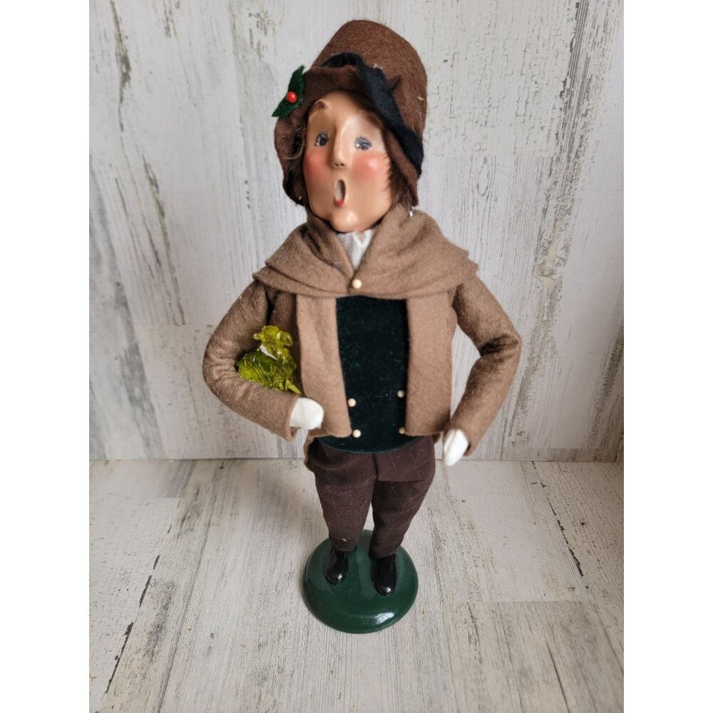 Byers Choice man Victorian shopper vintage‎ caroler Xmas decor